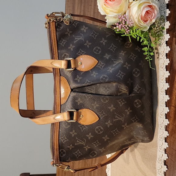 🎉SOLD🎉  Authentic Louis Vuitton Palermo MM bag - Picture 2 of 15